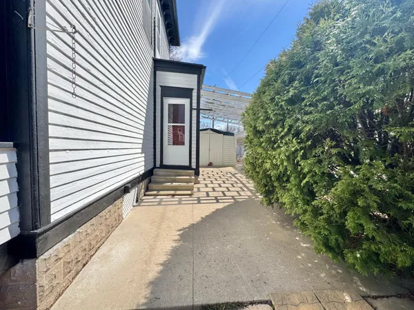 $100,000 | 411 8th Street, Red Wing, MN 55066