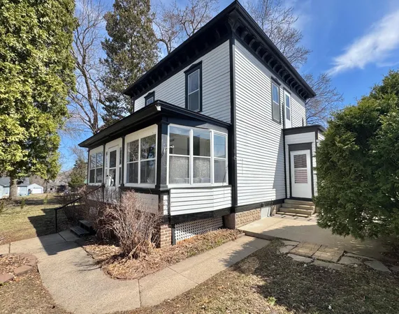 $100,000 | 411 8th Street, Red Wing, MN 55066