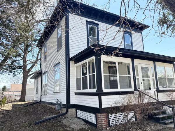 $100,000 | 411 8th Street, Red Wing, MN 55066