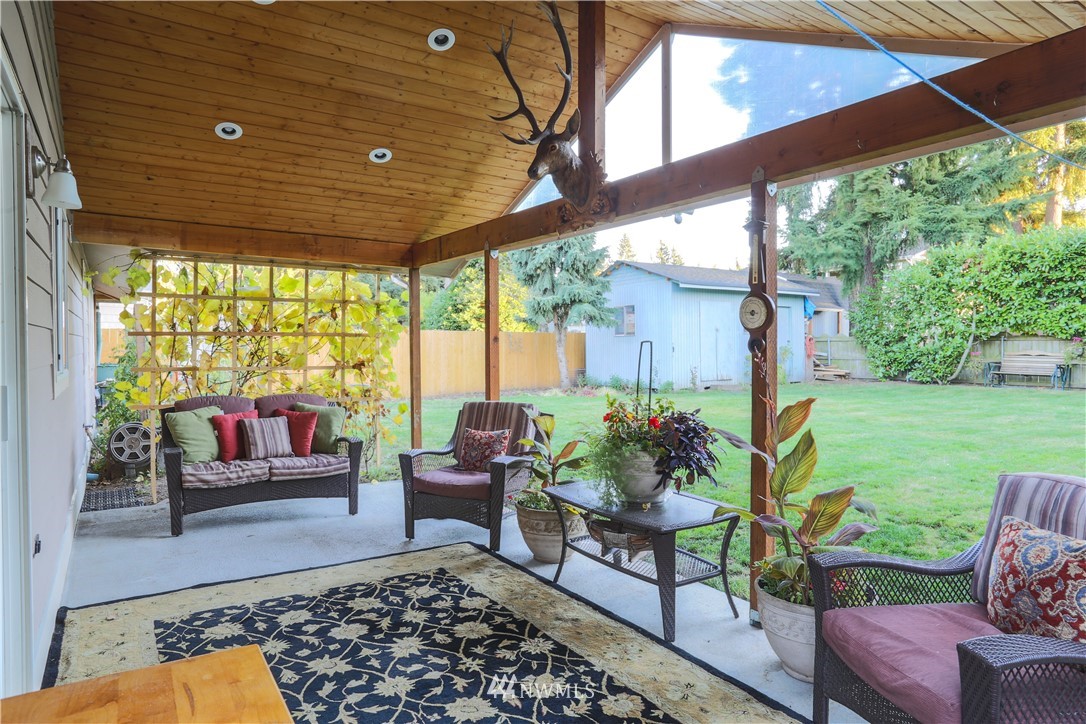 2205 Northeast 28th Street Renton, WA 98056 - Photo 3 of 21
