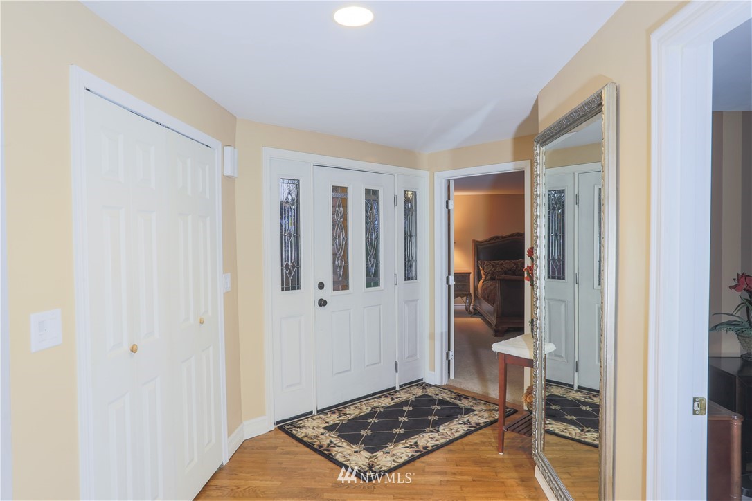 2205 Northeast 28th Street Renton, WA 98056 - Photo 5 of 21