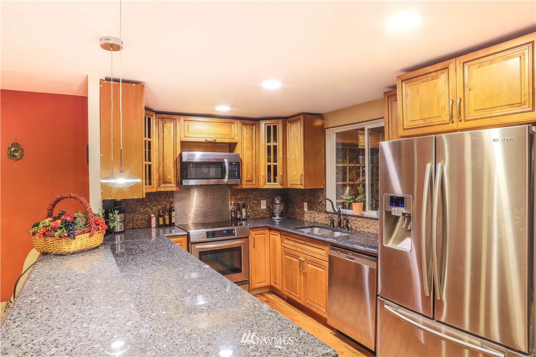 2205 Northeast 28th Street Renton, WA 98056 - Photo 8 of 21