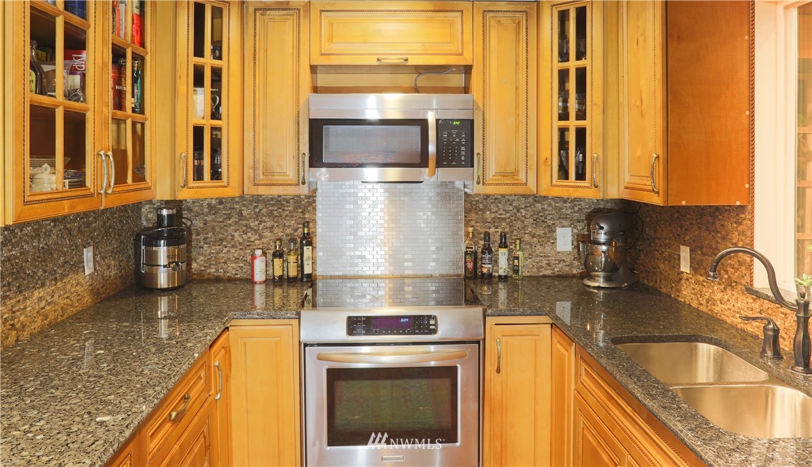 2205 Northeast 28th Street Renton, WA 98056 - Photo 10 of 21