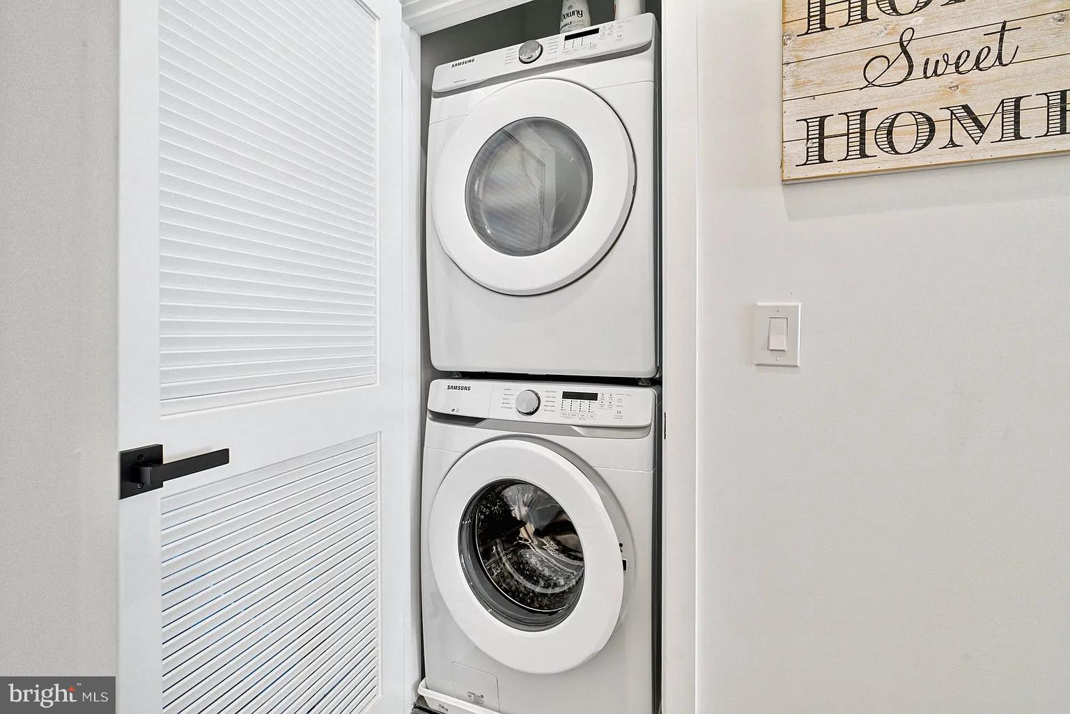 1735 South 23rd Street, Unit 2 Philadelphia, PA 19145 - Photo 16 of 17 a utility room with dryer and washer