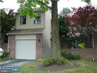 10 Stirling Court Wayne, PA 19087 - Photo 2 of 12 Exterior Front