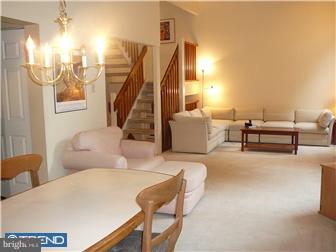 10 Stirling Court Wayne, PA 19087 - Photo 5 of 12 Living Room