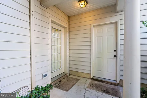 $939,000 | 11911 Kings Bridge Way, Unit 54, Rockville, MD 20852