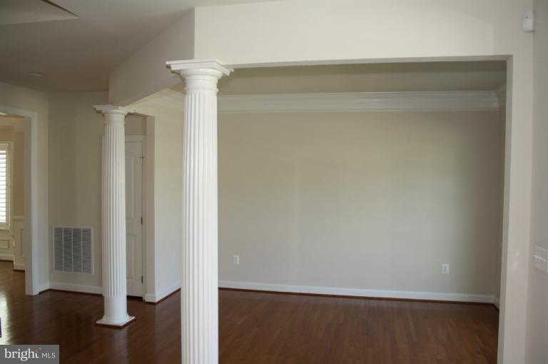 106 Sheppard Road Severna Park, MD 21146 - Photo 5 of 30 Living Room