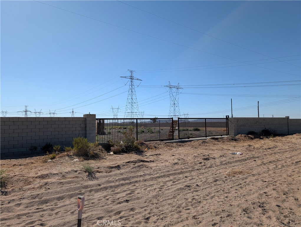 0 Verbena Parcel Road, Unit 312813111 Adelanto, CA 92301 - Photo 12 of 20 a view of a backyard
