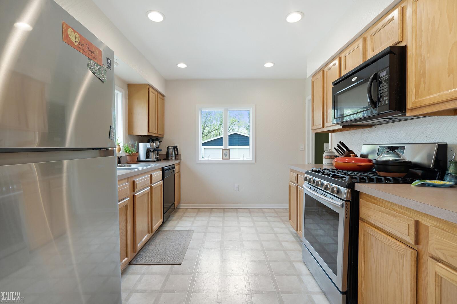 3127 Devondale Road Rochester Hills, MI 48309 - Photo 11 of 23
