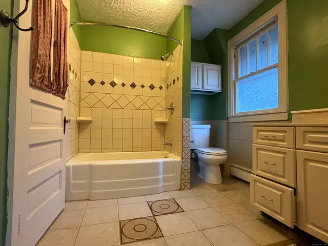 $1,732 | 173 Leesville Road, Moodus, CT 06469