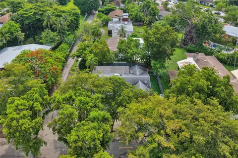 $1,295,000 | 18641 Northeast 21st Avenue, Miami, FL 33179