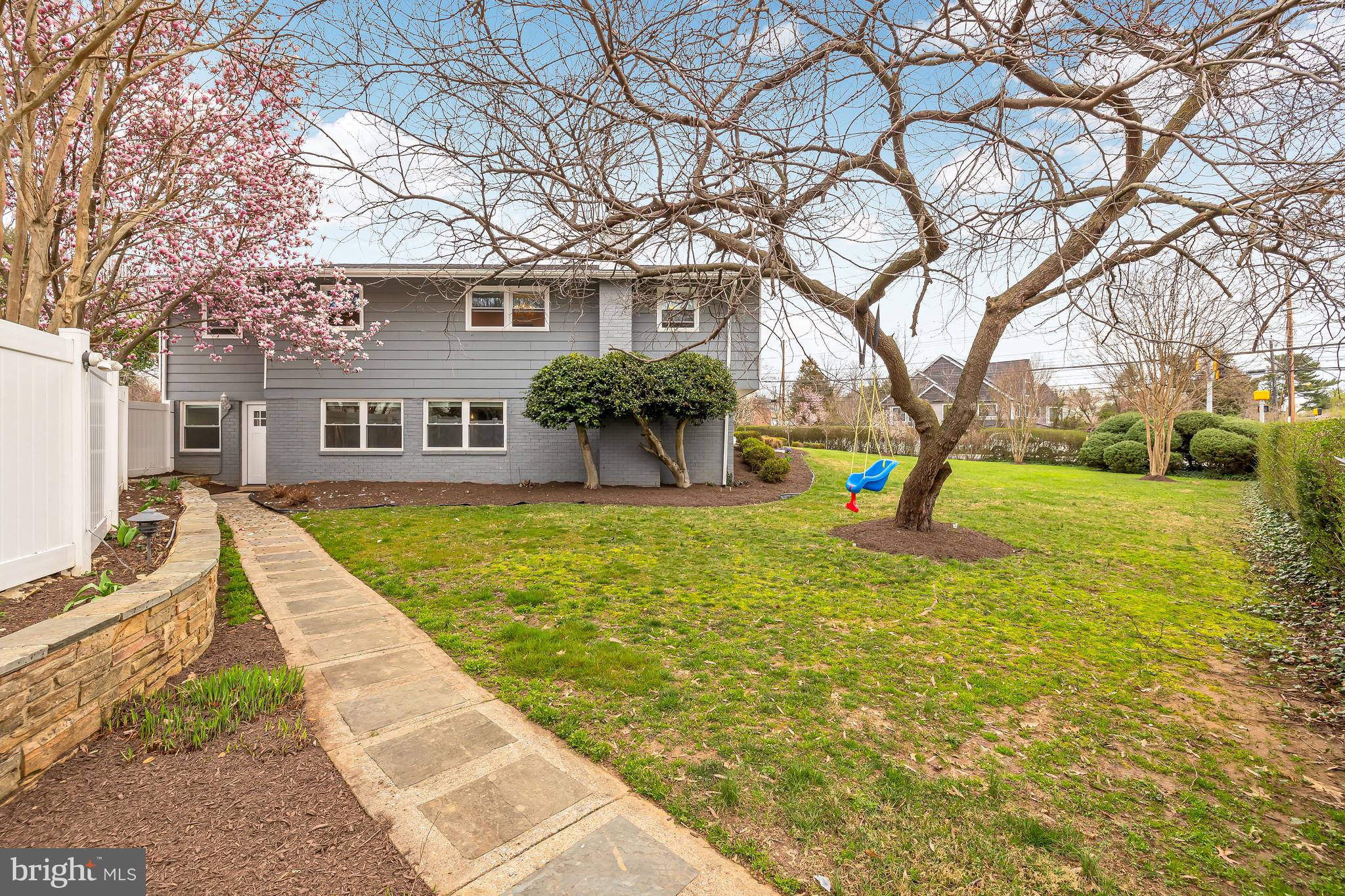 11700 Seven Locks Road Potomac, MD 20854 - Photo 29 of 32 Side Exterior