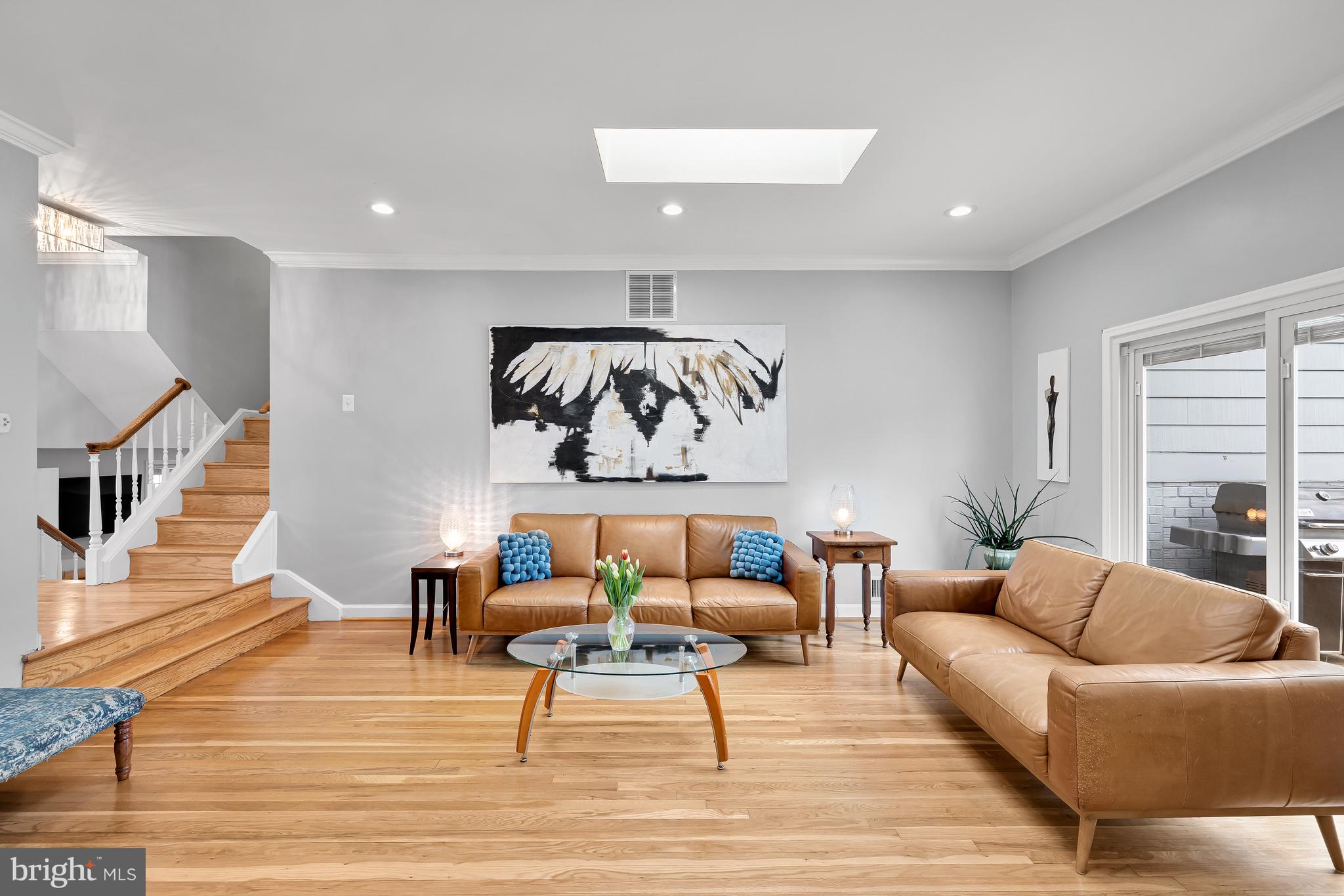 11700 Seven Locks Road Potomac, MD 20854 - Photo 3 of 32 Living Room