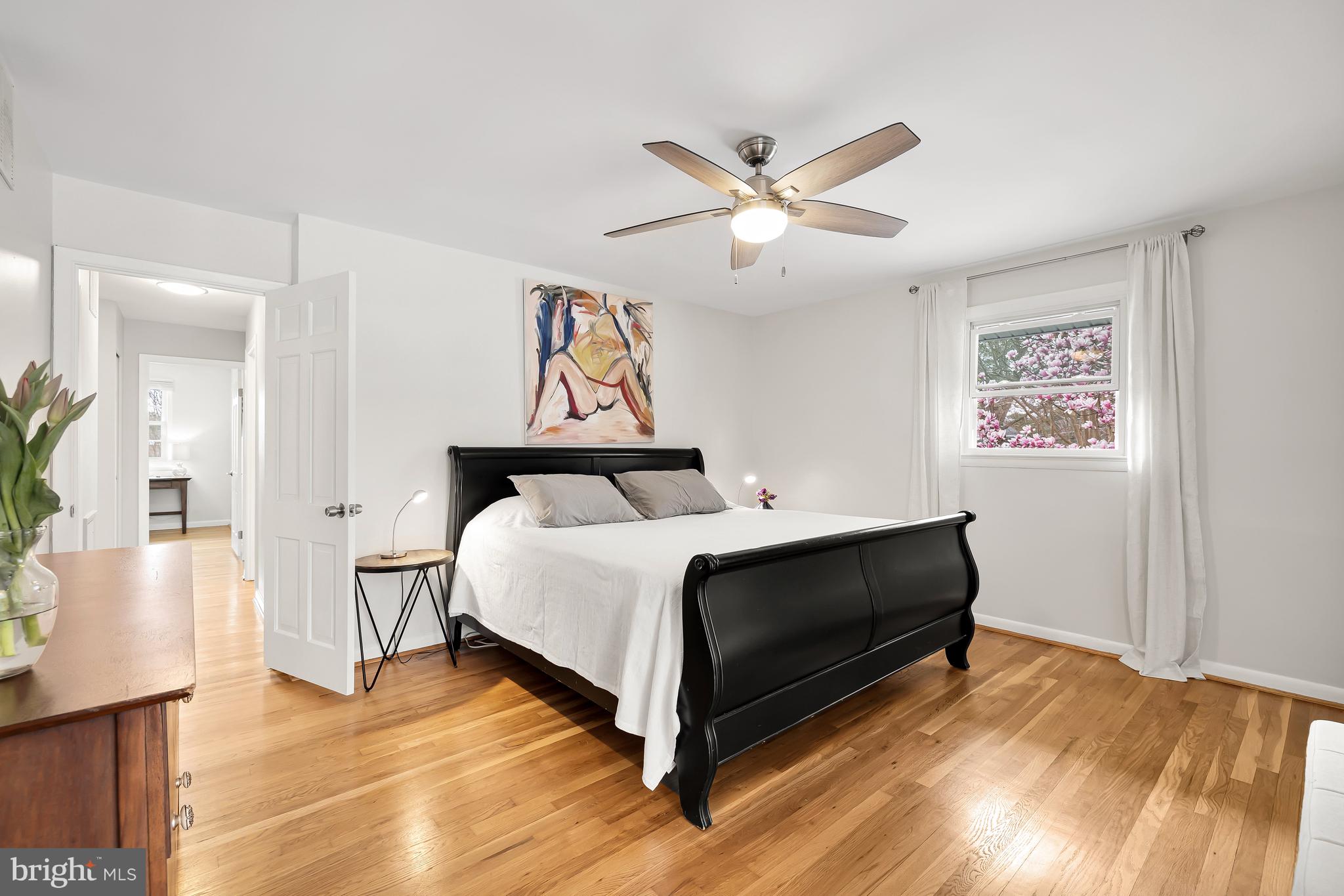 11700 Seven Locks Road Potomac, MD 20854 - Photo 9 of 32 Primary Suite