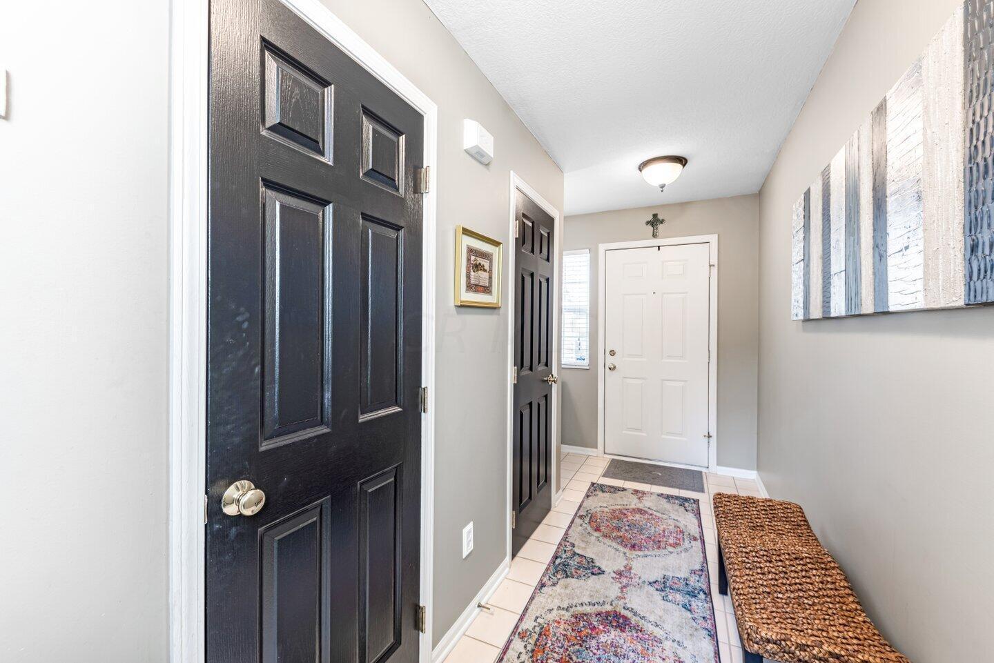 342 Sycamore Ridge Way Columbus, OH 43230 - Photo 4 of 44 Entry