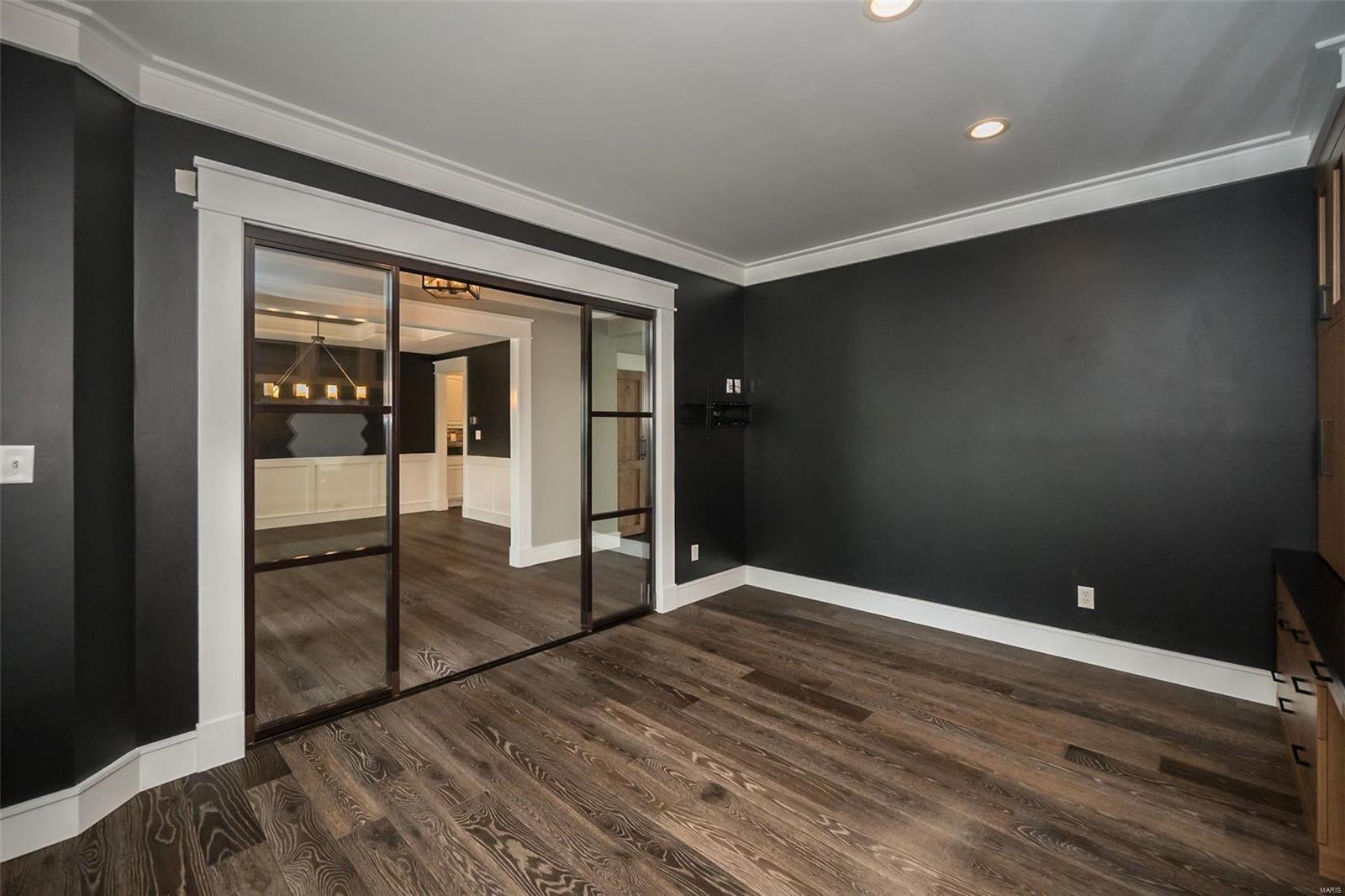 6513 Crescent View Drive St. Louis, MO 63129 - Photo 12 of 75