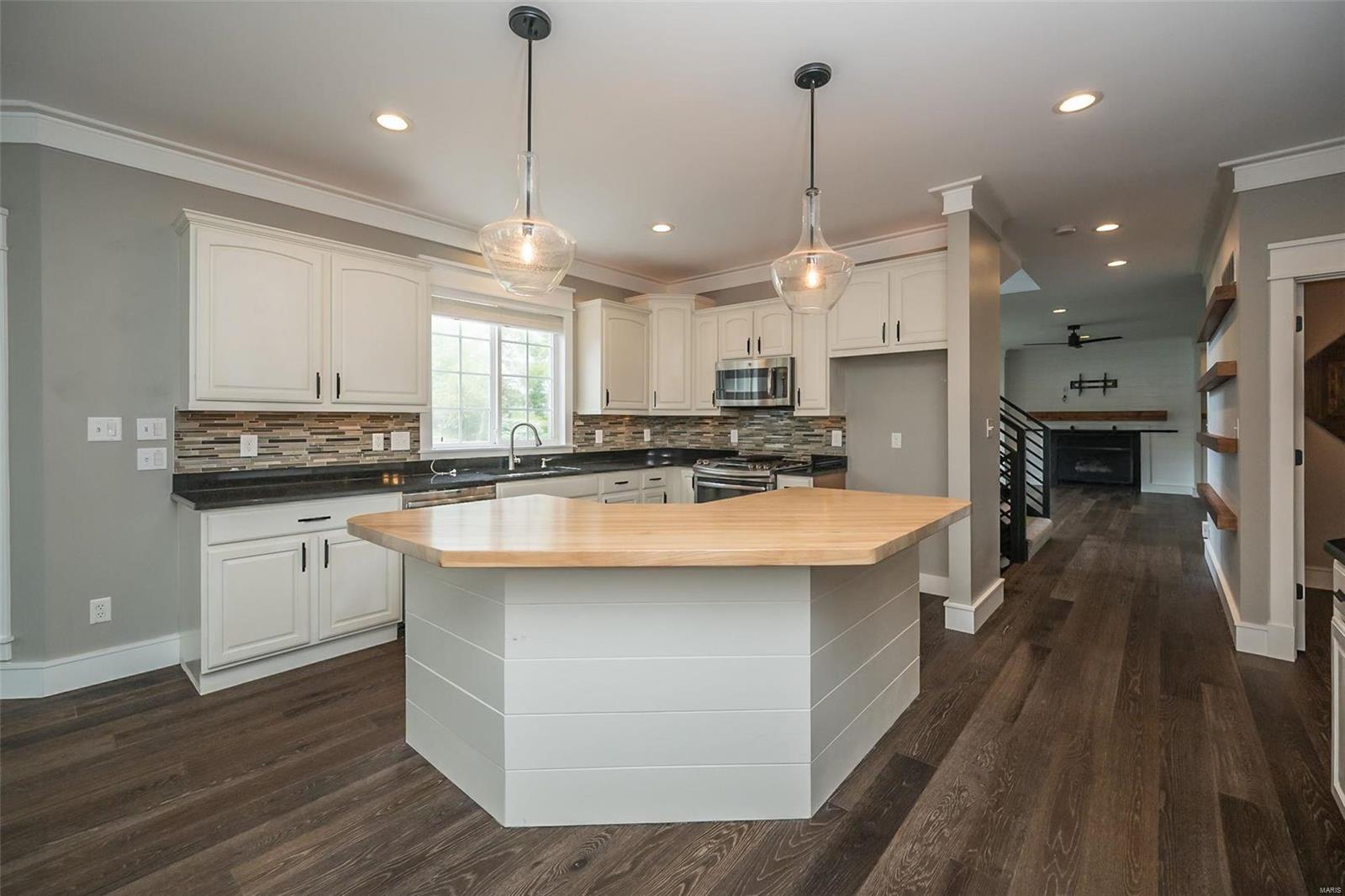 6513 Crescent View Drive St. Louis, MO 63129 - Photo 22 of 75