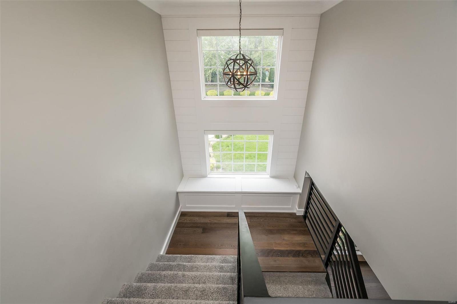 6513 Crescent View Drive St. Louis, MO 63129 - Photo 31 of 75