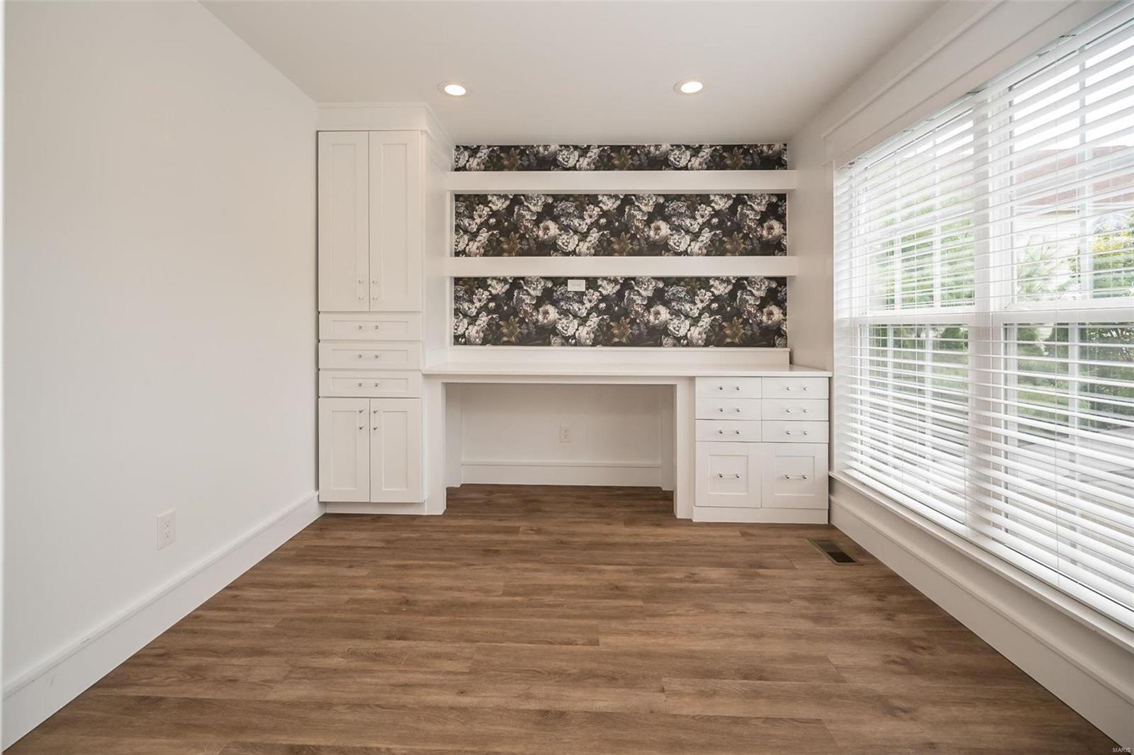 6513 Crescent View Drive St. Louis, MO 63129 - Photo 35 of 75