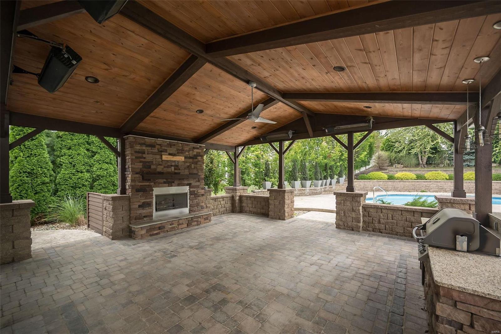 6513 Crescent View Drive St. Louis, MO 63129 - Photo 4 of 75