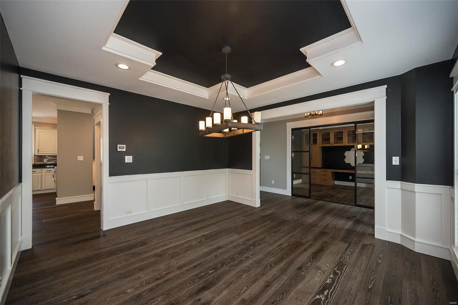 6513 Crescent View Drive St. Louis, MO 63129 - Photo 10 of 75