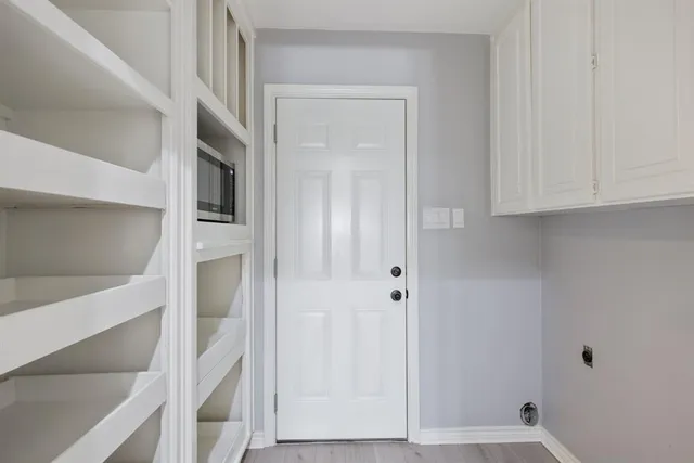 a view of walk in closet