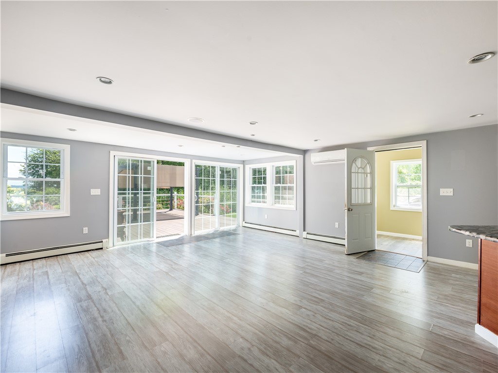 44 Riverside Avenue Warwick, RI 02889 - Photo 14 of 28 Gallery Image 14
