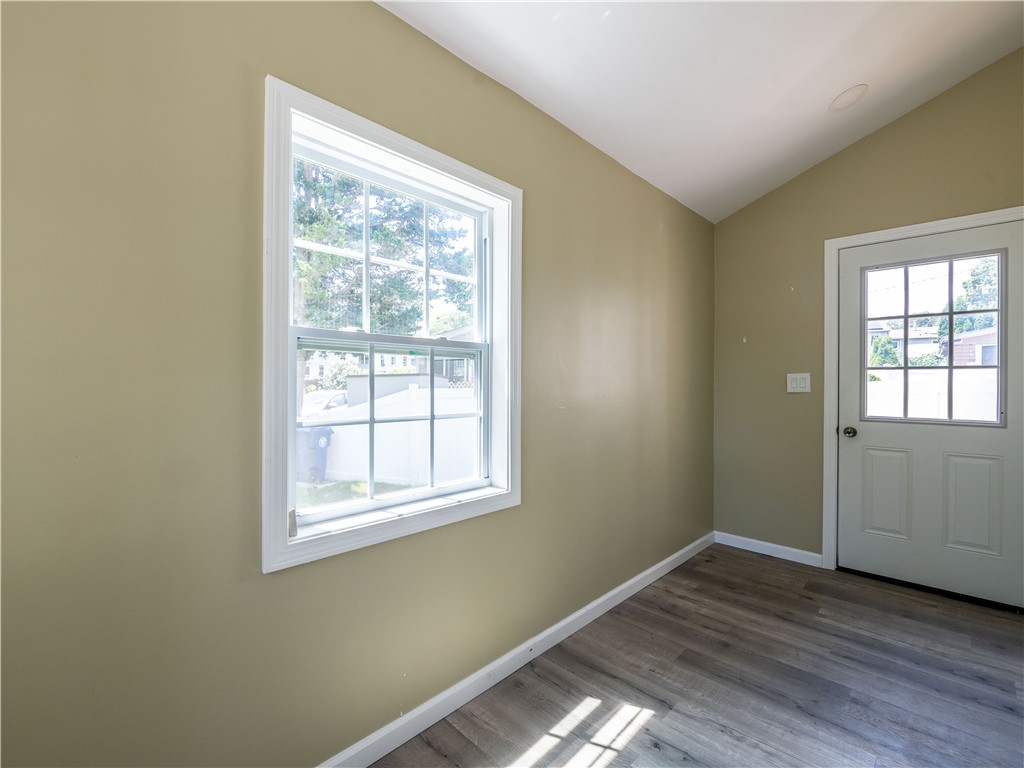 44 Riverside Avenue Warwick, RI 02889 - Photo 18 of 28 Gallery Image 18