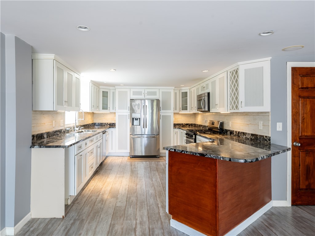 44 Riverside Avenue Warwick, RI 02889 - Photo 10 of 28 Gallery Image 10