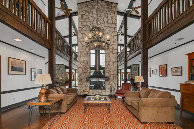 $775,000 | 68 Cardinal Circle, Cadiz, KY 42211