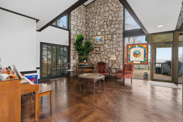 $775,000 | 68 Cardinal Circle, Cadiz, KY 42211