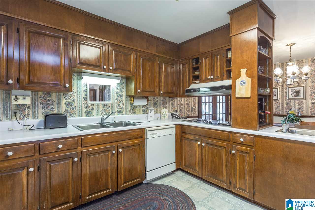 744 Hillyer High Road Anniston, AL 36207 - Photo 6 of 37
