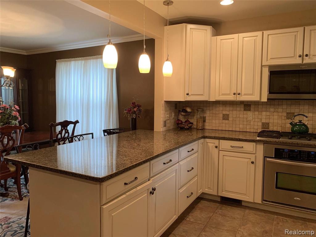 338 Ridge Road Grosse Pointe Farms, MI 48236 - Photo 9 of 54