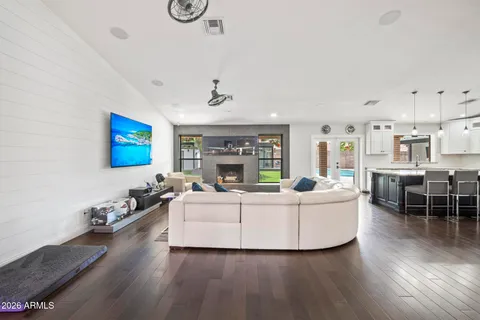 $999,000 | 409 East Carol Ann Way, Phoenix, AZ 85022