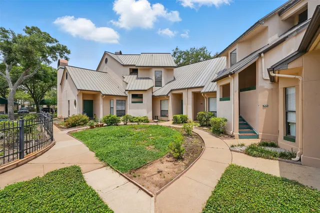 $199,000 | 4144 Greystone Way, Unit 305, Sugar Land, TX 77479