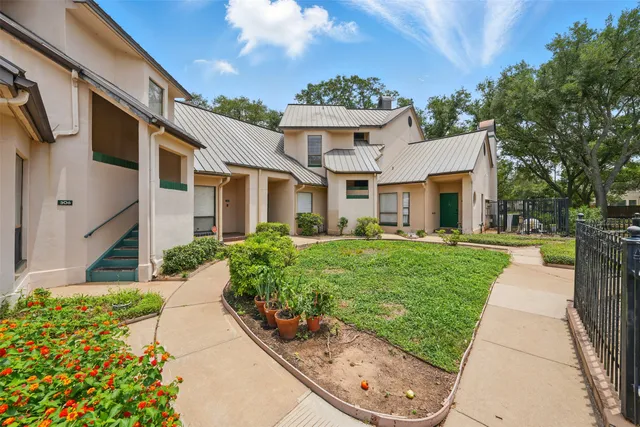 $199,000 | 4144 Greystone Way, Unit 305, Sugar Land, TX 77479
