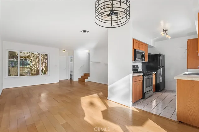 $599,000 | 11138 Aqua Vista, Unit 43, Studio City, CA 91602