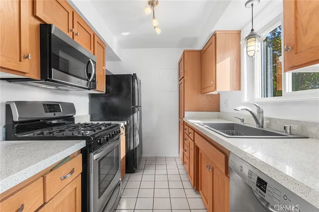 $599,000 | 11138 Aqua Vista, Unit 43, Studio City, CA 91602