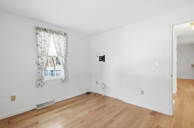 $650,000 | 35 Orchard Street, Amesbury, MA 01913