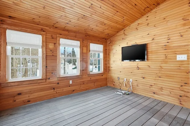 $650,000 | 35 Orchard Street, Amesbury, MA 01913