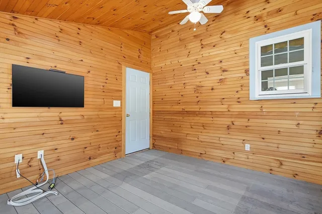 $650,000 | 35 Orchard Street, Amesbury, MA 01913