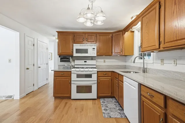 $650,000 | 35 Orchard Street, Amesbury, MA 01913