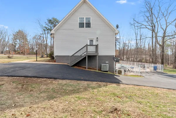 $699,900 | 2067 Flint Hill Road, Moneta, VA 24121