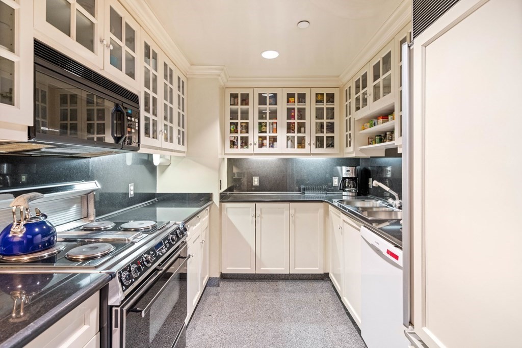 100 Fulton Street, Unit 5W Boston, MA 02109 - Photo 7 of 30