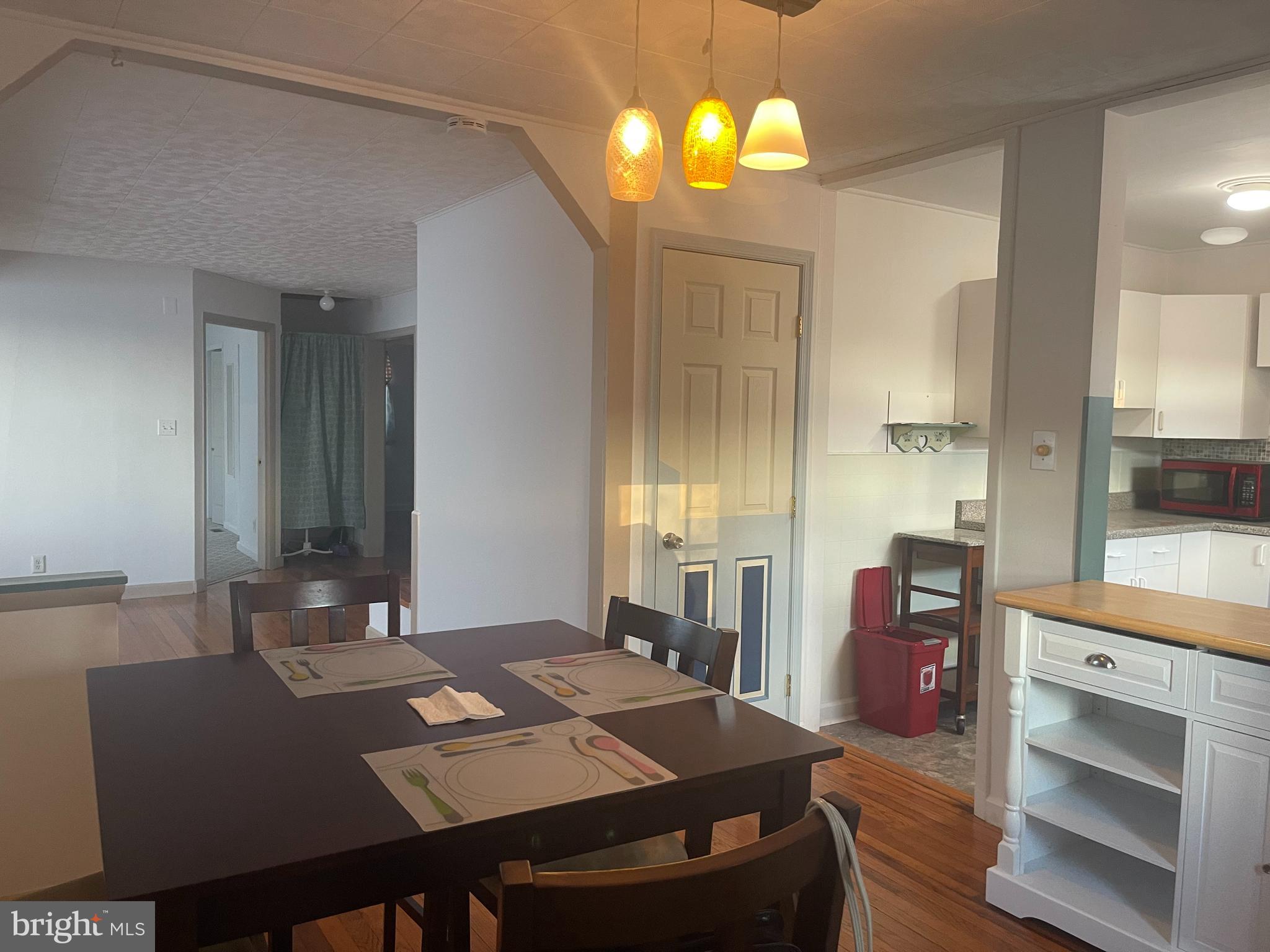 7931 Rolling View Avenue Baltimore, MD 21236 - Photo 4 of 14 Dining Area