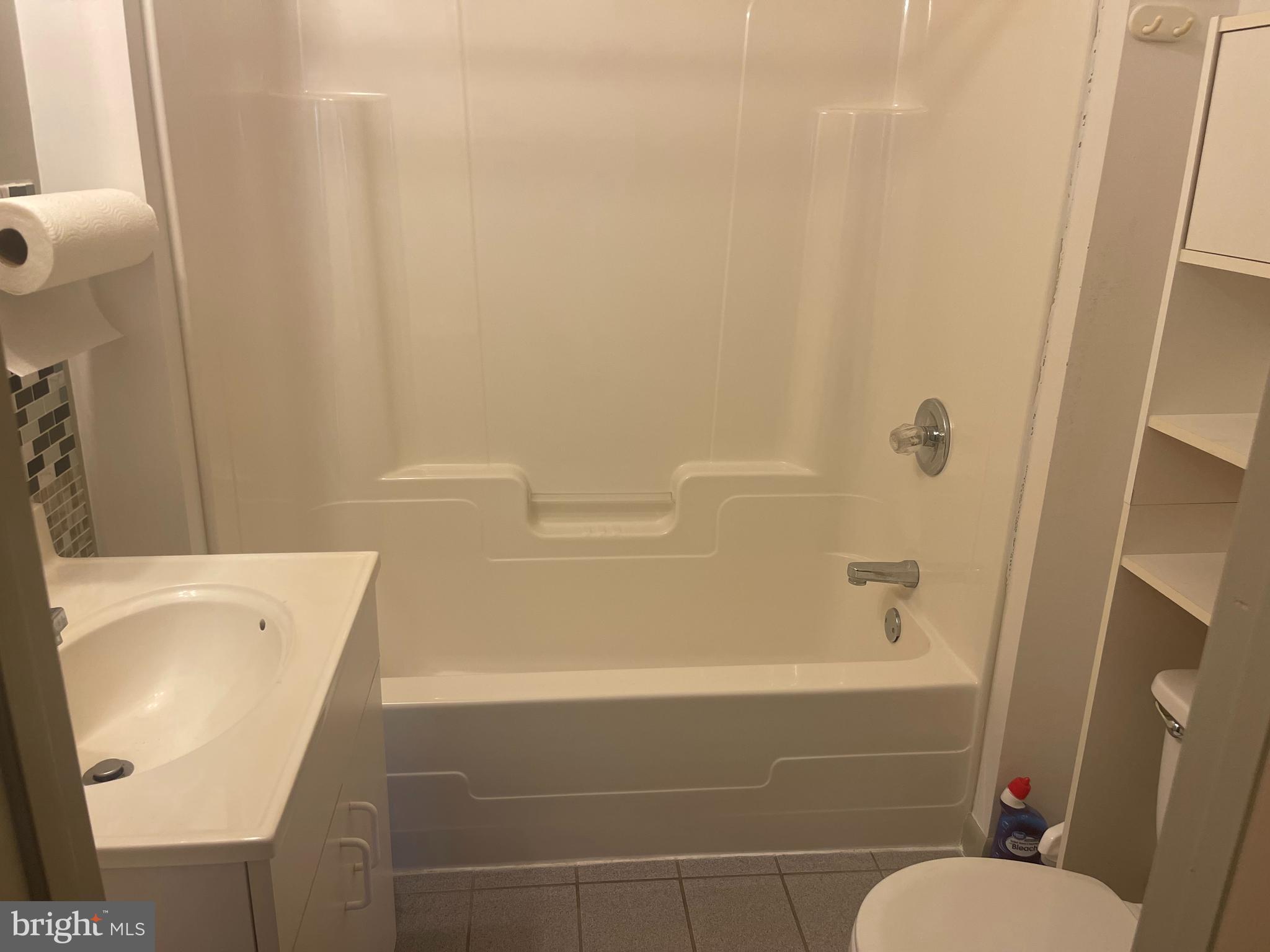 7931 Rolling View Avenue Baltimore, MD 21236 - Photo 10 of 14 Main Level Full Bath