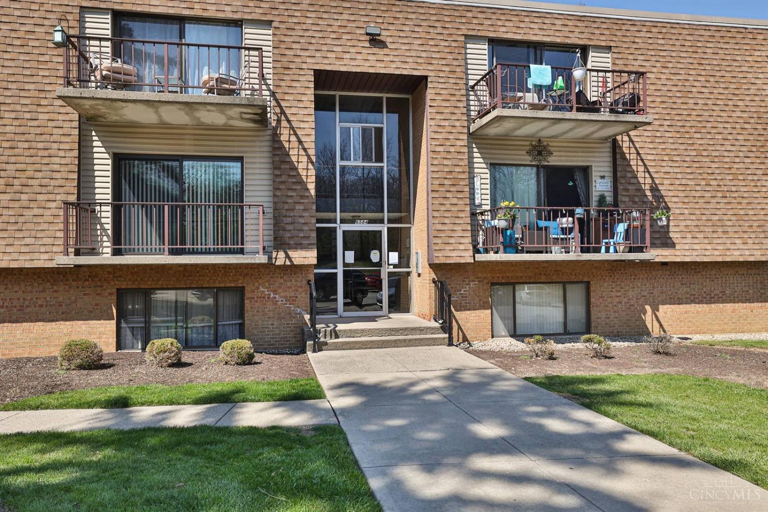 6584 Hearne Road, Unit 17 Cincinnati, OH 45248 - Photo 3 of 27 Gallery Image 3