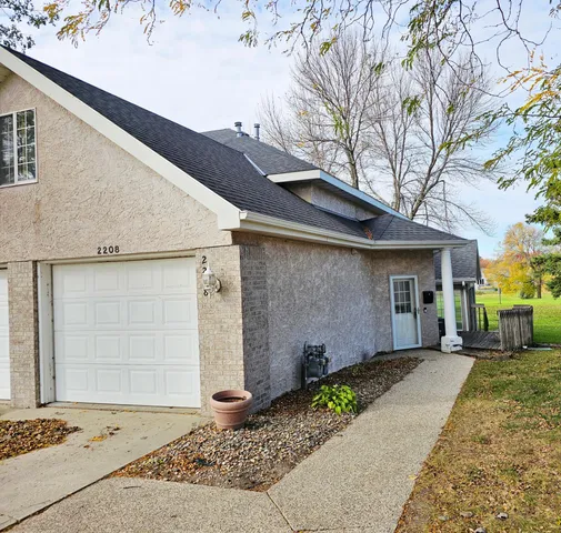$165,000 | 2208 10th Avenue Southeast, Unit 12, Willmar, MN 56201