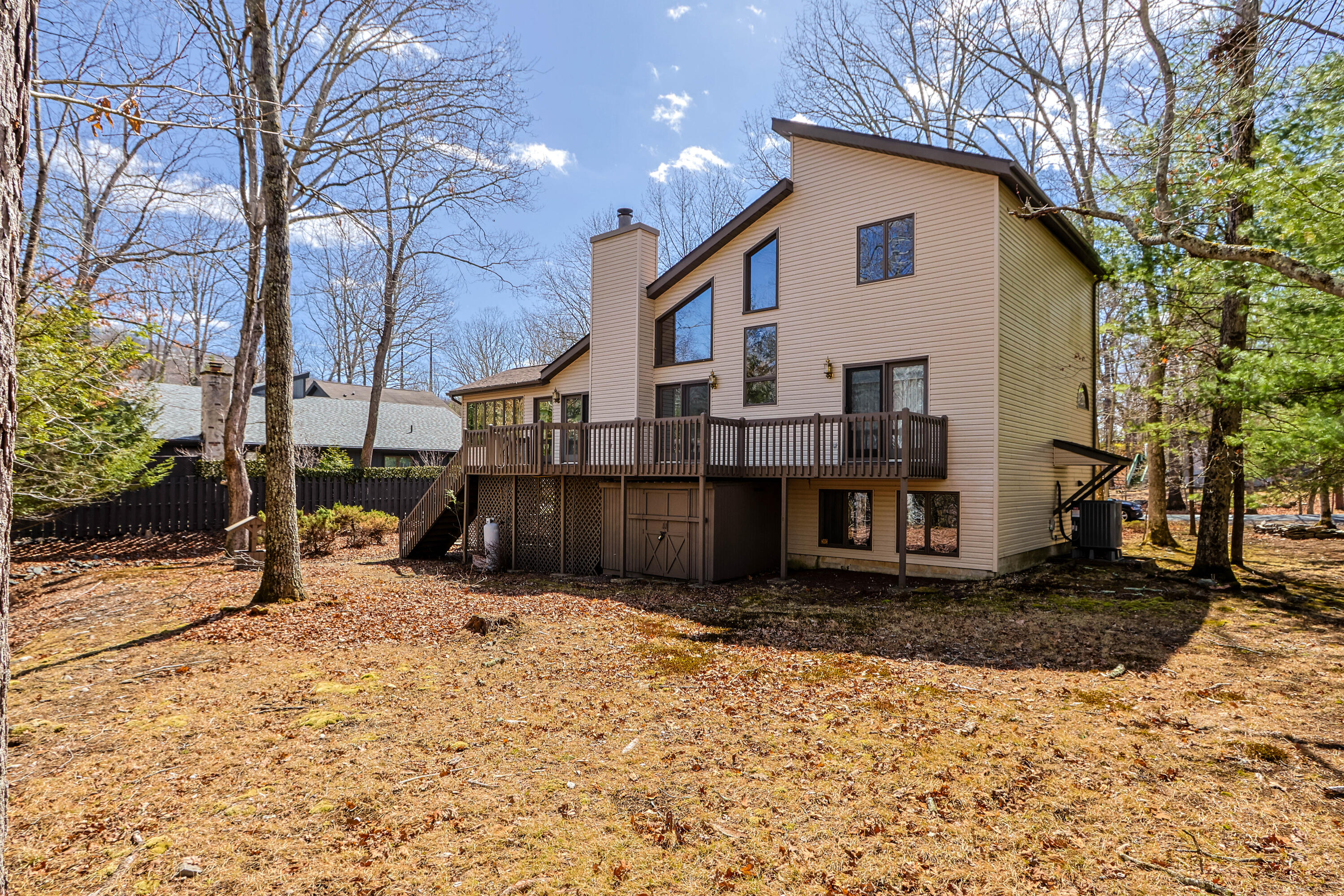 367 Saunders Drive Bushkill, PA 18324 - Photo 2 of 64 095A6748